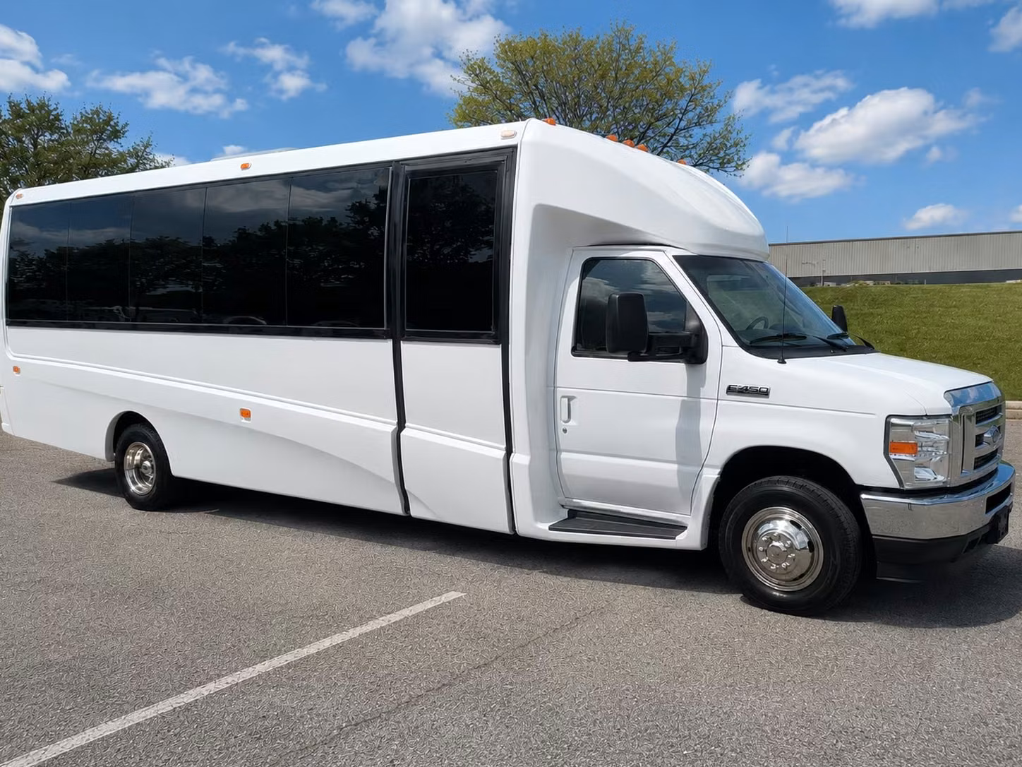 minibus and party bus rentals for stars games at american airlines center